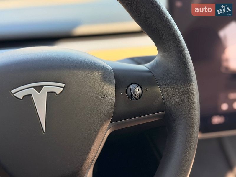 Внедорожник / Кроссовер Tesla Model Y 2023 в Кривом Роге
