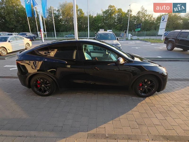 Позашляховик / Кросовер Tesla Model Y 2020 в Івано-Франківську