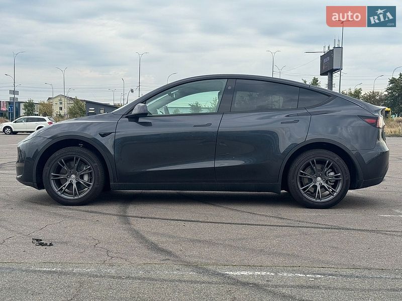 Позашляховик / Кросовер Tesla Model Y 2025 в Києві