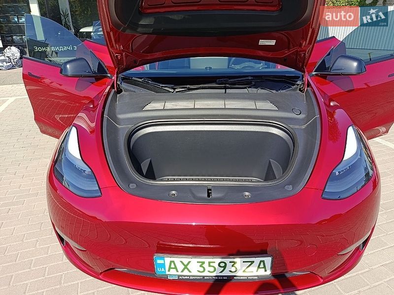 Позашляховик / Кросовер Tesla Model Y 2024 в Харкові