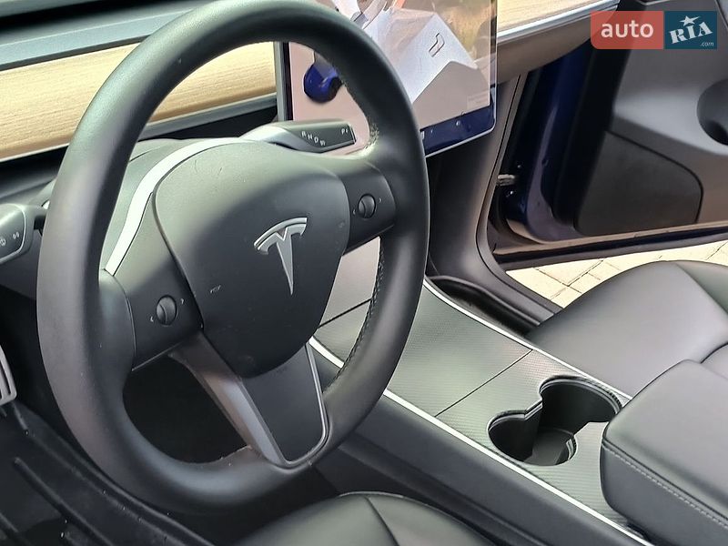 Позашляховик / Кросовер Tesla Model Y 2020 в Києві