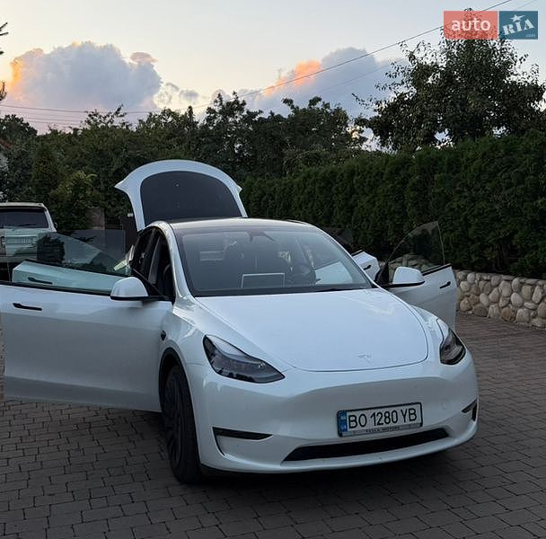 Внедорожник / Кроссовер Tesla Model Y 2024 в Тернополе фото 3 Внедорожник / Кроссовер Tesla Model Y 2024 в Тернополе