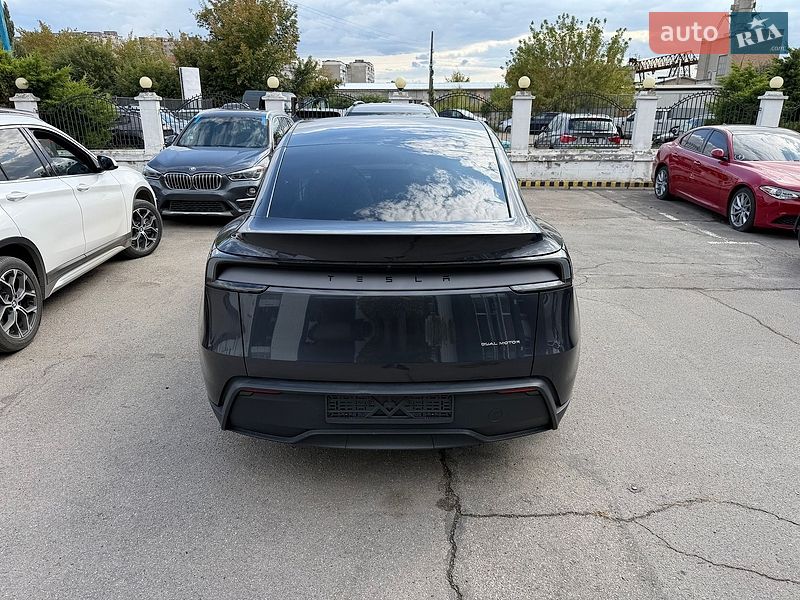 Позашляховик / Кросовер Tesla Model Y 2026 в Рівному фото Позашляховик / Кросовер Tesla Model Y 2026 в Рівному