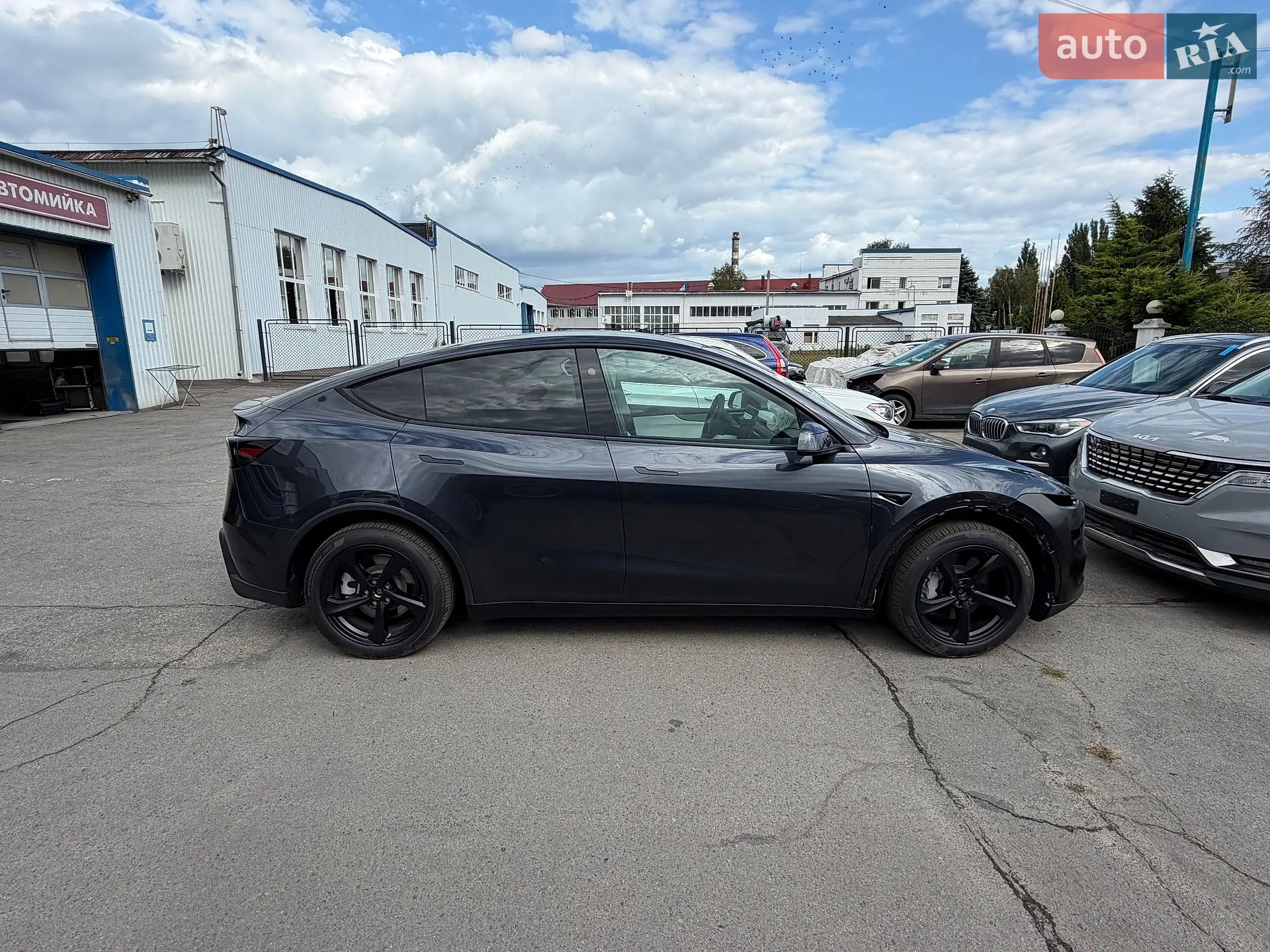 2026 Tesla Model Y - мініатюра 7