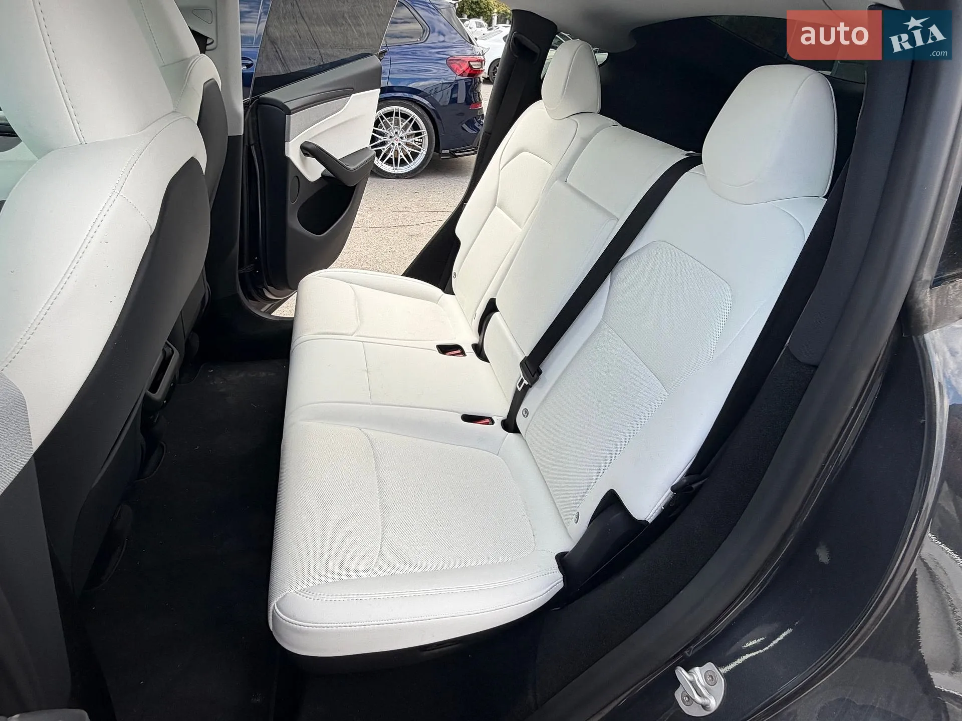 2026 Tesla Model Y - мініатюра 14