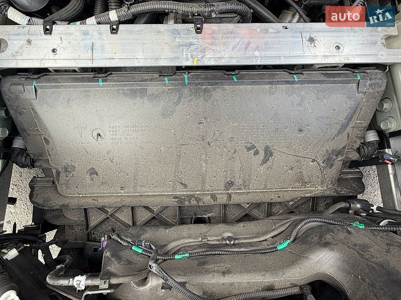 Позашляховик / Кросовер Tesla Model Y 2026 в Рівному фото 20 Позашляховик / Кросовер Tesla Model Y 2026 в Рівному