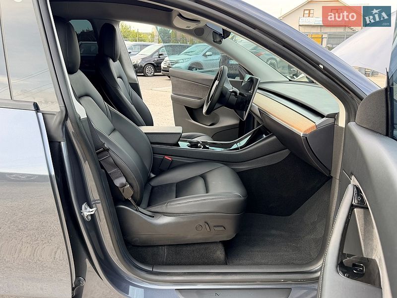 Внедорожник / Кроссовер Tesla Model Y 2021 в Дрогобыче