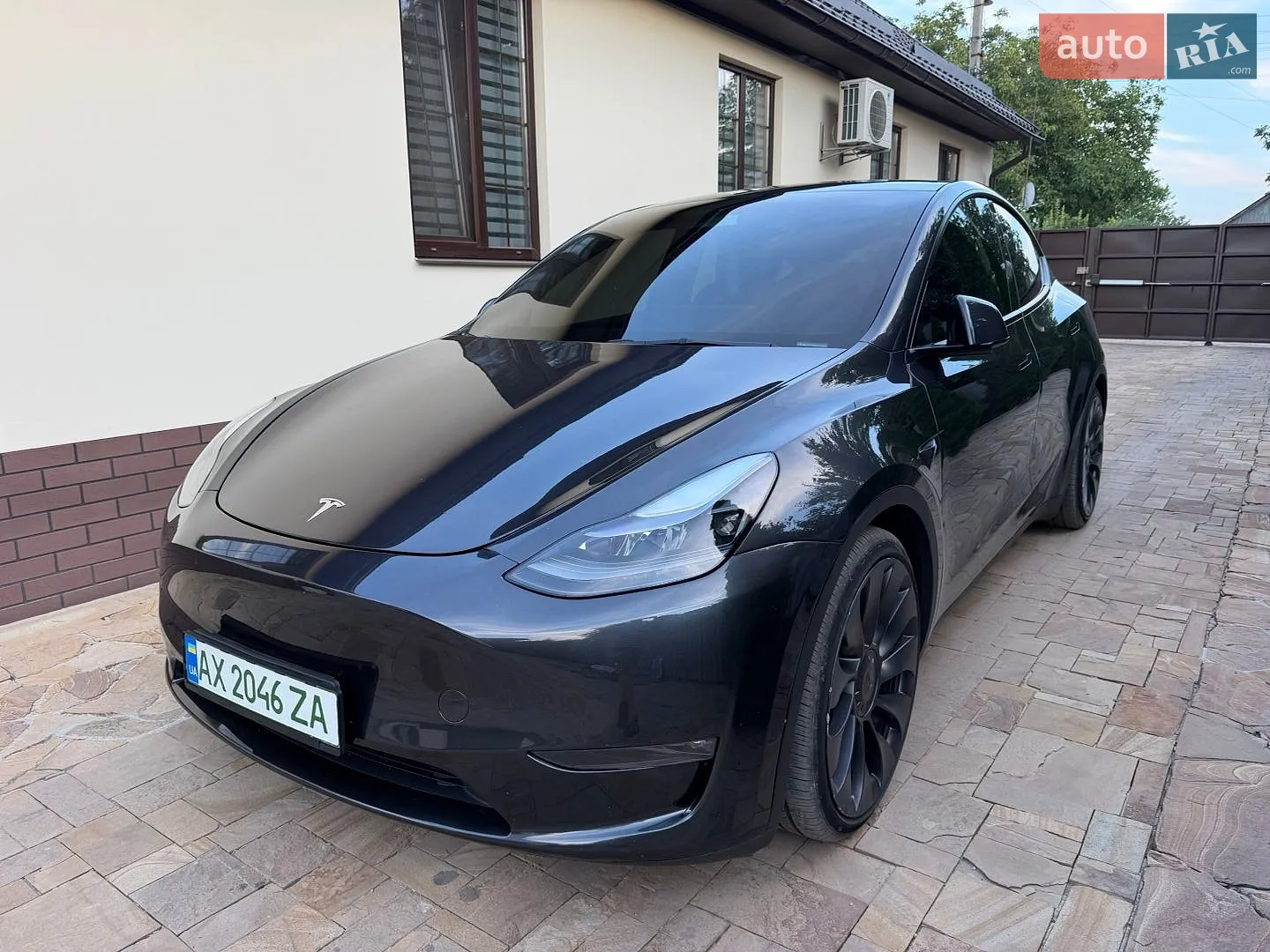 2024 Tesla Model Y - мініатюра 3
