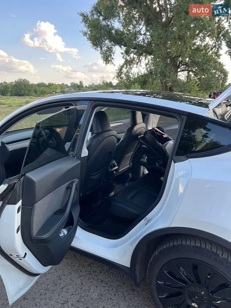 2022 Tesla Model Y - мініатюра 3