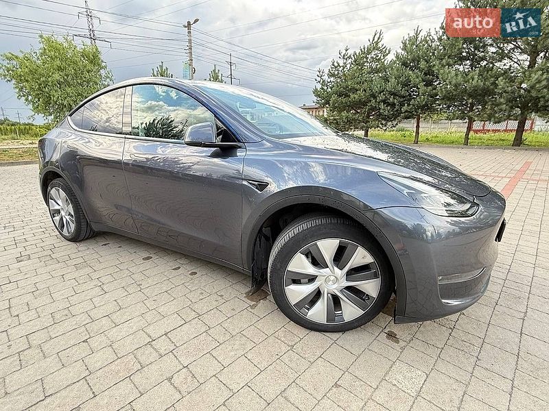Позашляховик / Кросовер Tesla Model Y 2023 в Львові