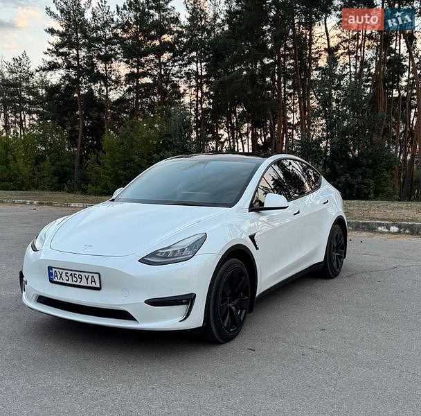 Tesla Model Y 2021
