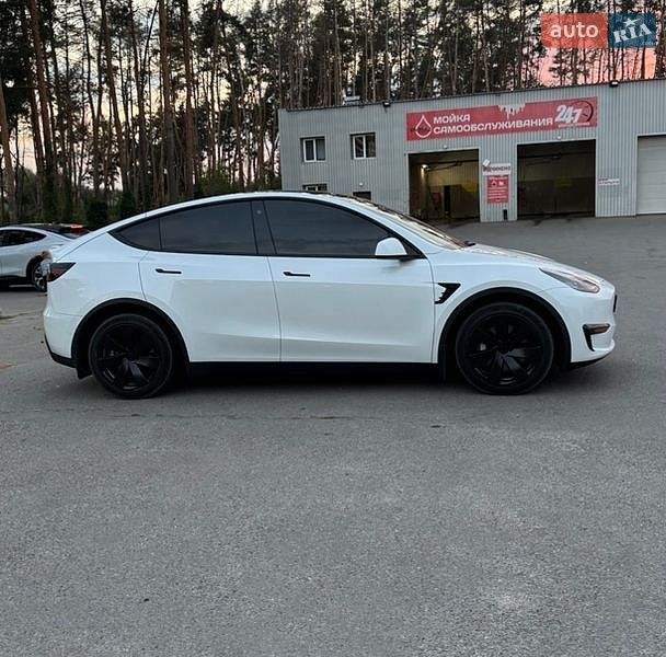 Позашляховик / Кросовер Tesla Model Y 2021 в Харкові