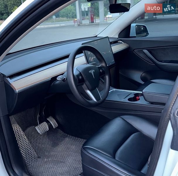 Внедорожник / Кроссовер Tesla Model Y 2021 в Харькове