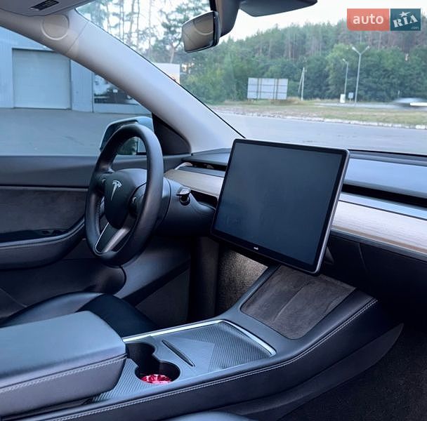 Внедорожник / Кроссовер Tesla Model Y 2021 в Харькове