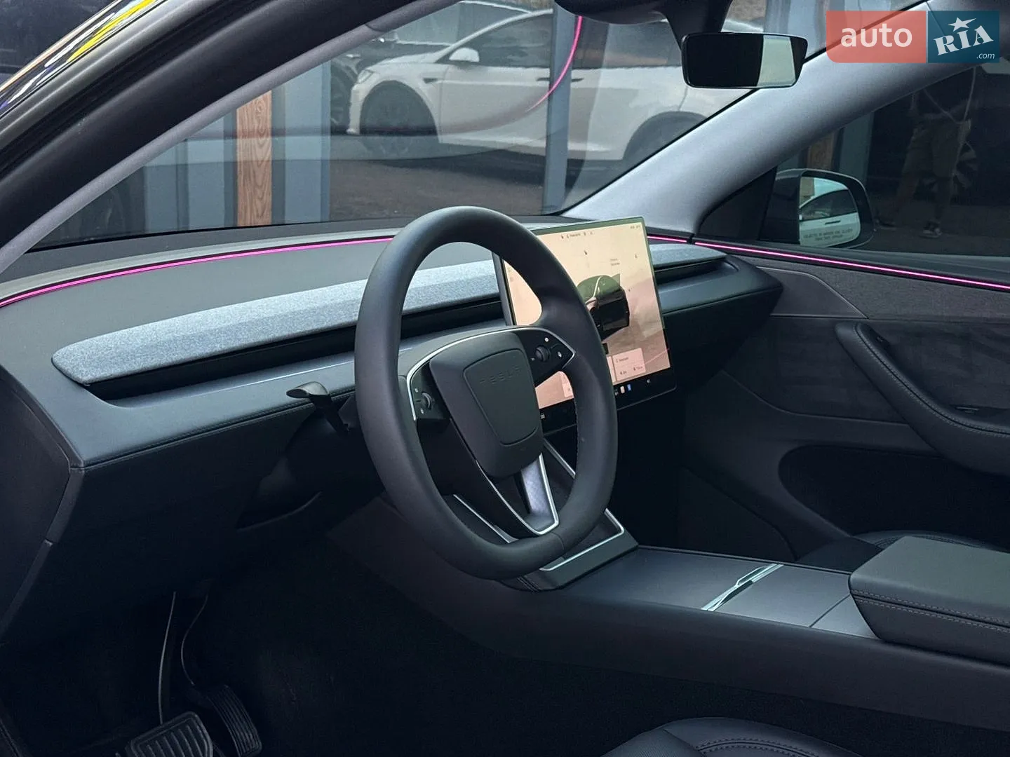 2025 Tesla Model Y - мініатюра 9