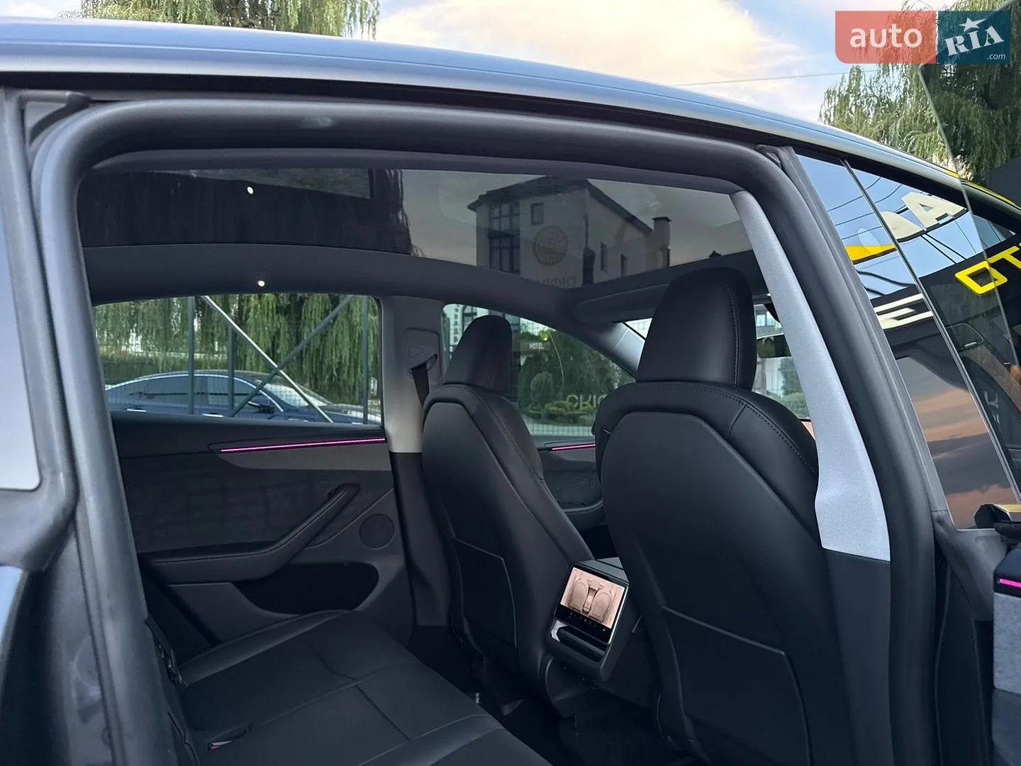 2025 Tesla Model Y - мініатюра 19