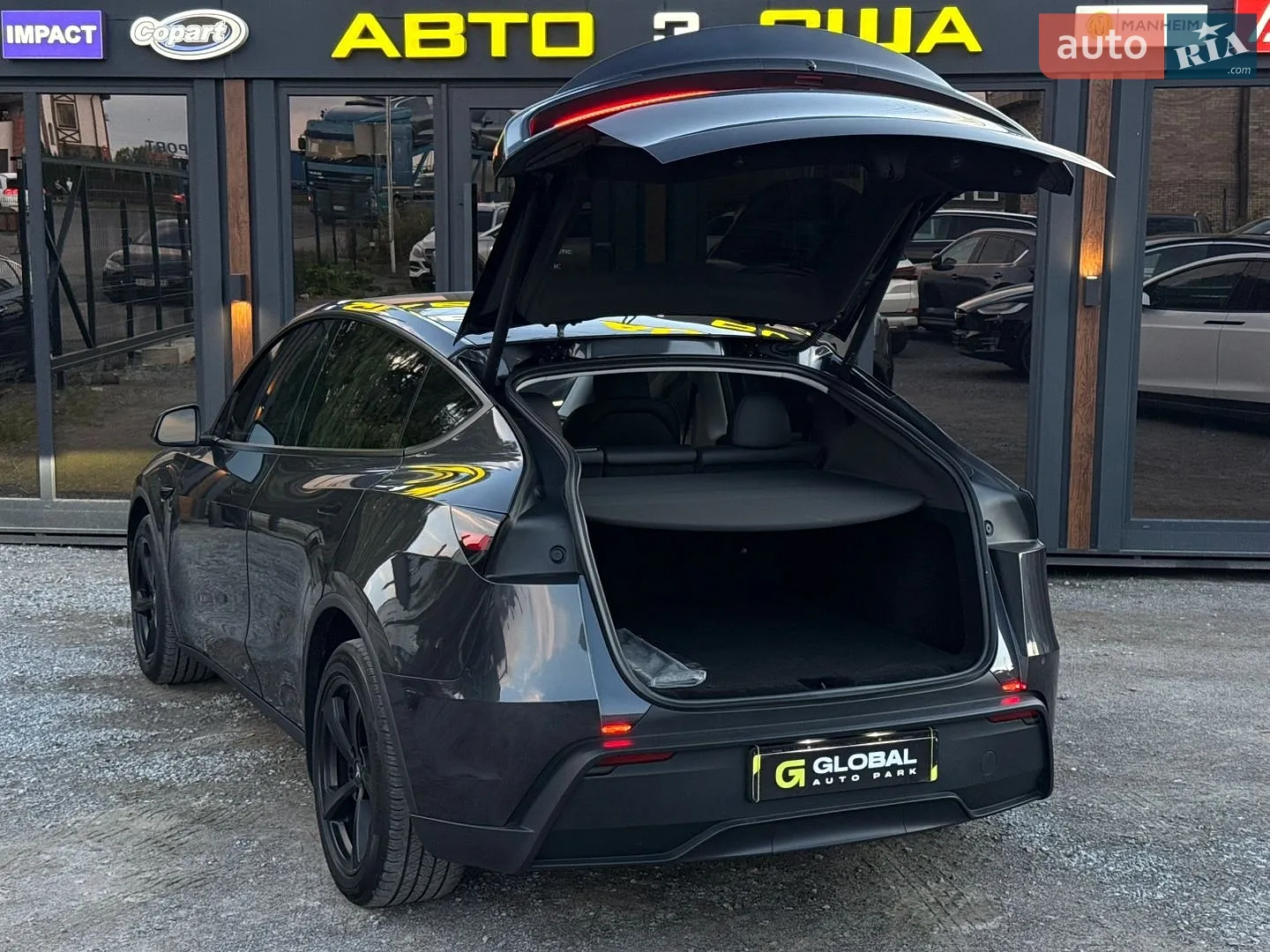2025 Tesla Model Y - мініатюра 34