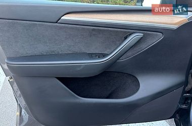 Позашляховик / Кросовер Tesla Model Y 2023 в Києві