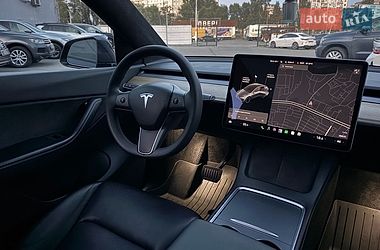 Внедорожник / Кроссовер Tesla Model Y 2021 в Киеве
