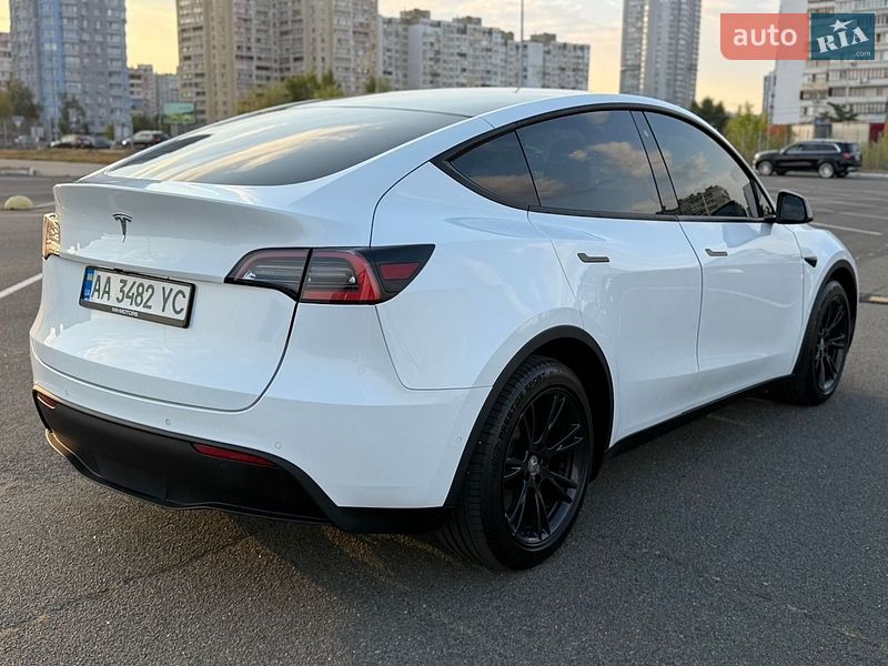 Позашляховик / Кросовер Tesla Model Y 2020 в Києві