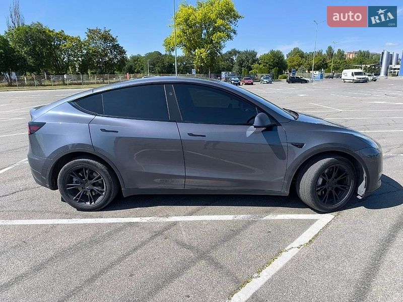 Позашляховик / Кросовер Tesla Model Y 2023 в Дніпрі