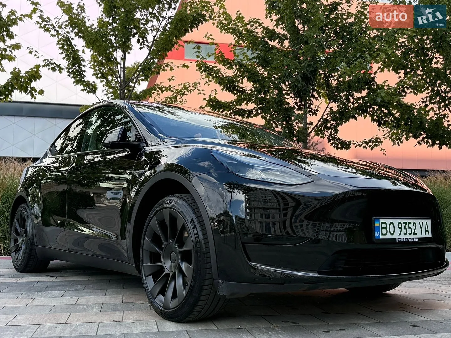 2023 Tesla Model Y - мініатюра 3