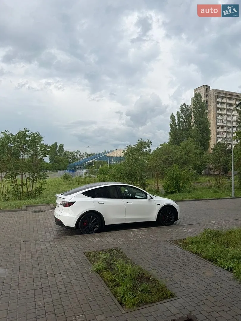 2022 Tesla Model Y - мініатюра 8
