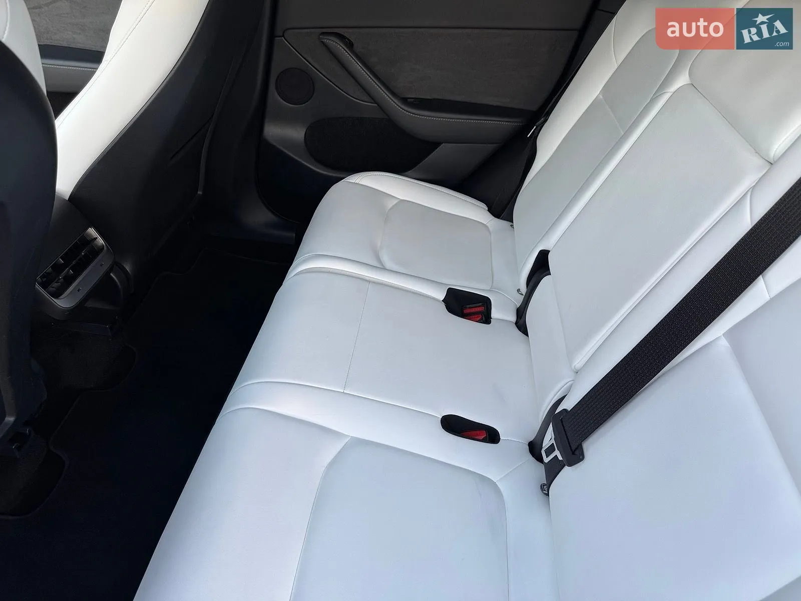 2024 Tesla Model Y - мініатюра 10