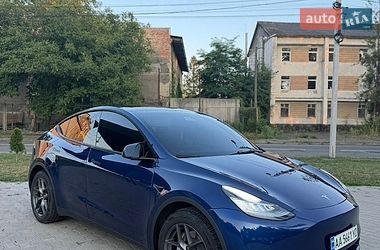 Позашляховик / Кросовер Tesla Model Y 2021 в Чернівцях