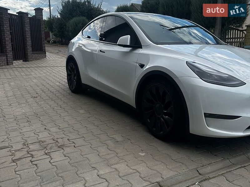 Внедорожник / Кроссовер Tesla Model Y 2023 в Полтаве