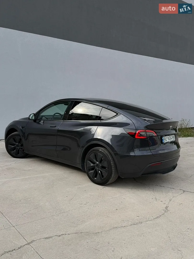 2025 Tesla Model Y - мініатюра 23