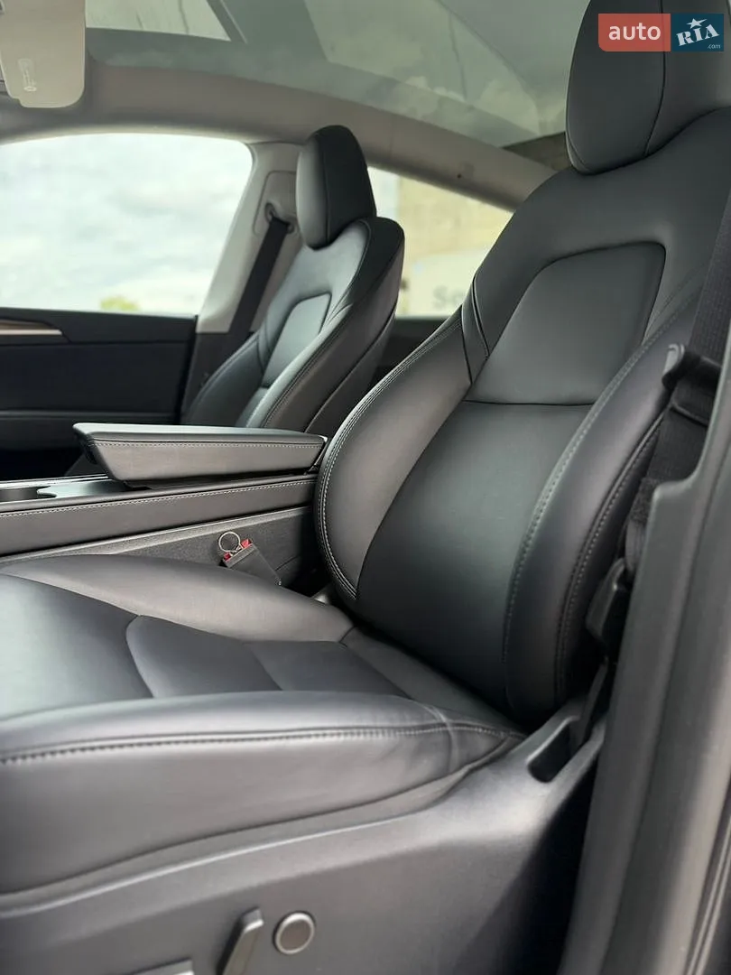 2025 Tesla Model Y - мініатюра 39