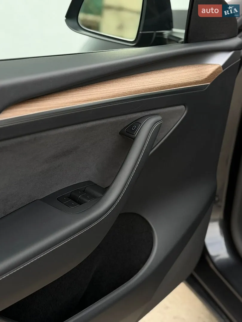 2025 Tesla Model Y - мініатюра 41