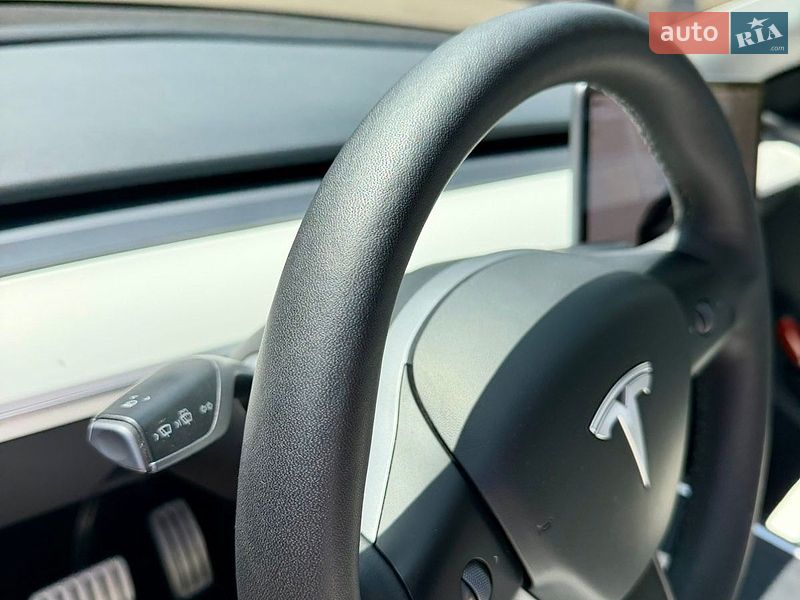 Внедорожник / Кроссовер Tesla Model Y 2024 в Ирпене