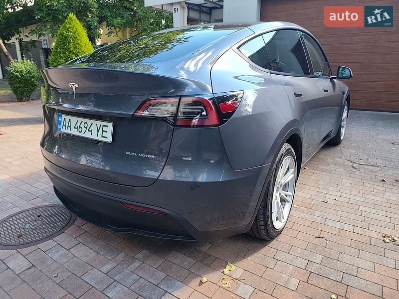 Внедорожник / Кроссовер Tesla Model Y 2023 в Киеве