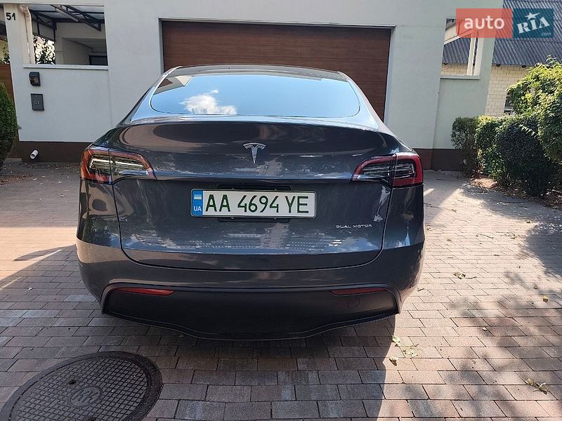 Внедорожник / Кроссовер Tesla Model Y 2023 в Киеве