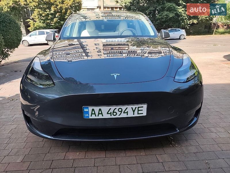 Внедорожник / Кроссовер Tesla Model Y 2023 в Киеве