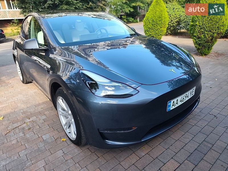 Внедорожник / Кроссовер Tesla Model Y 2023 в Киеве