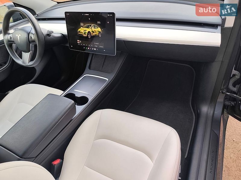 Внедорожник / Кроссовер Tesla Model Y 2023 в Киеве