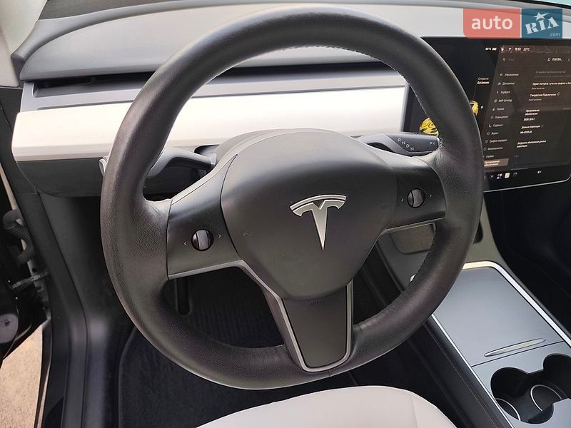 Внедорожник / Кроссовер Tesla Model Y 2023 в Киеве