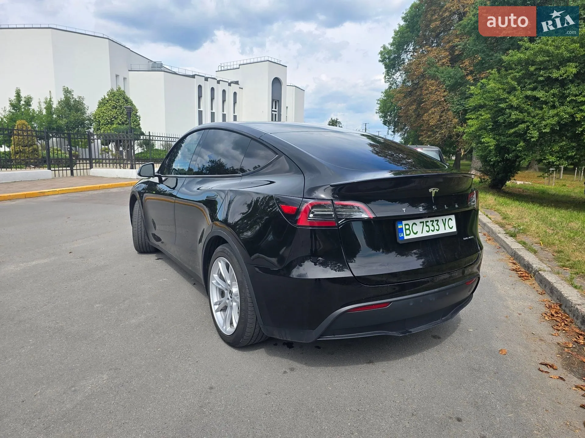 2023 Tesla Model Y - мініатюра 2