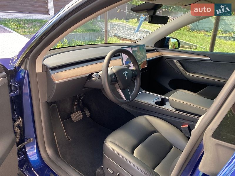Внедорожник / Кроссовер Tesla Model Y 2024 в Днепре