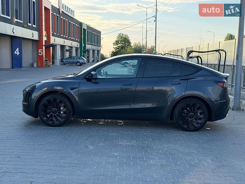 Внедорожник / Кроссовер Tesla Model Y 2024 в Тернополе