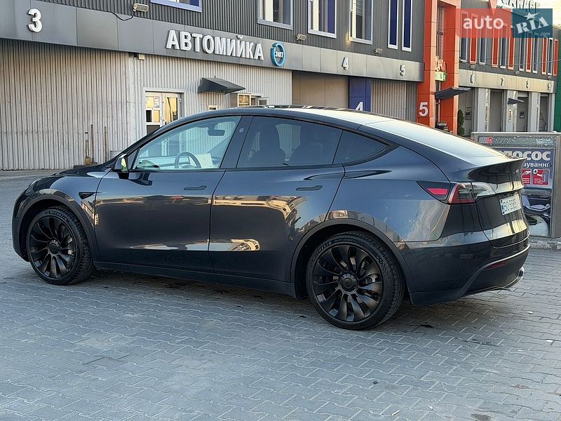 Внедорожник / Кроссовер Tesla Model Y 2024 в Тернополе
