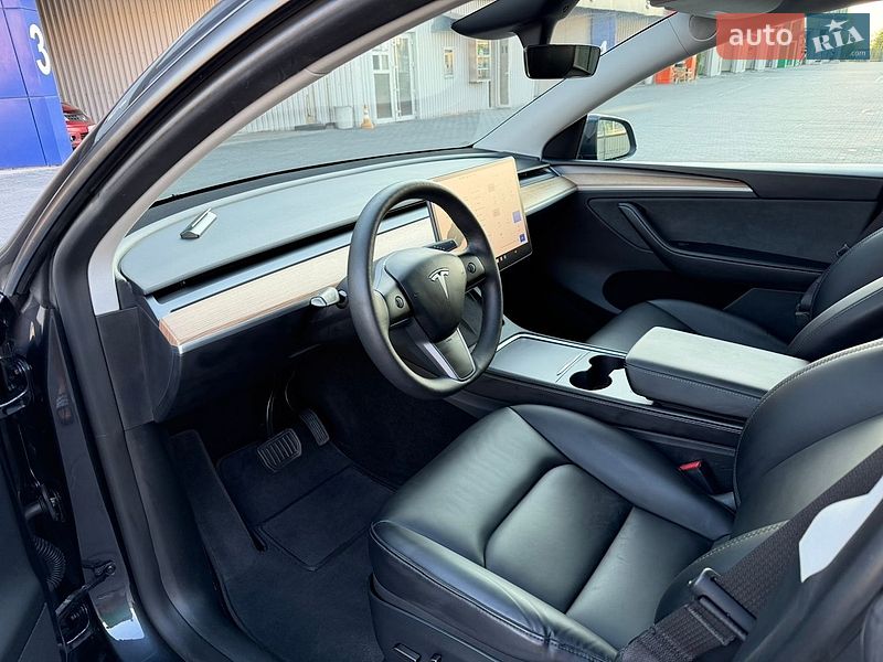 Внедорожник / Кроссовер Tesla Model Y 2024 в Тернополе