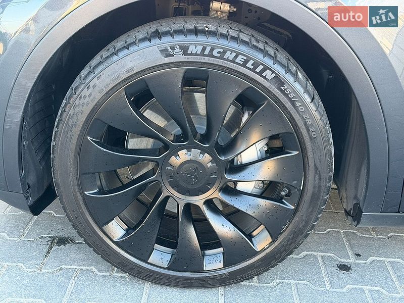 Внедорожник / Кроссовер Tesla Model Y 2024 в Тернополе