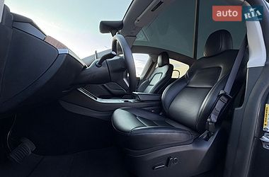 Внедорожник / Кроссовер Tesla Model Y 2024 в Тернополе