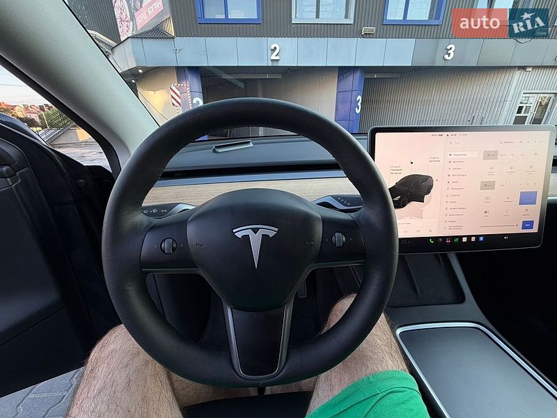 Внедорожник / Кроссовер Tesla Model Y 2024 в Тернополе