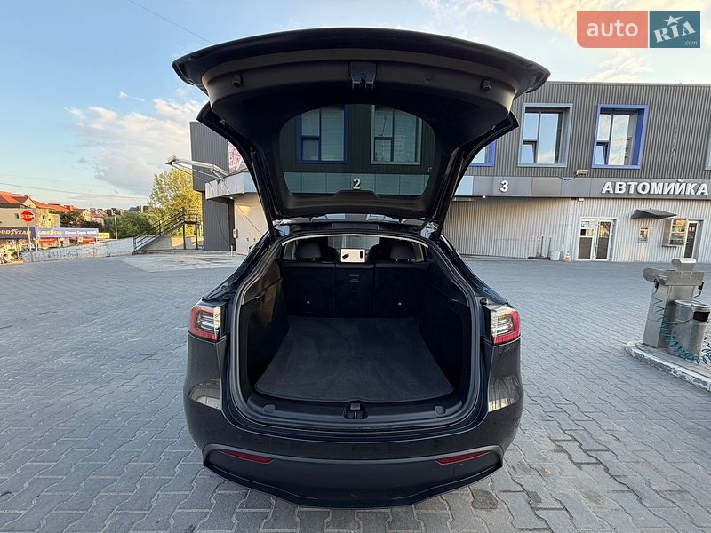 Внедорожник / Кроссовер Tesla Model Y 2024 в Тернополе