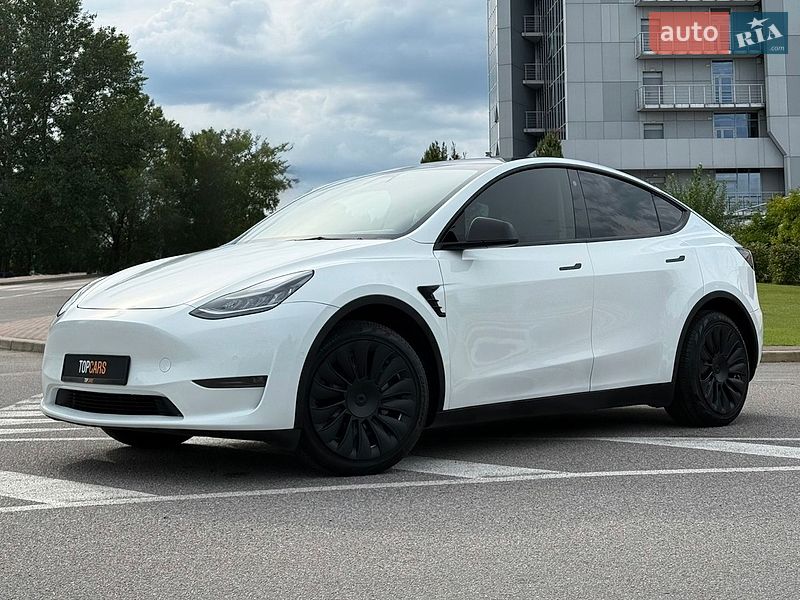 Внедорожник / Кроссовер Tesla Model Y 2021 в Киеве